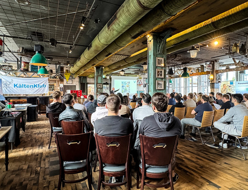 In gemütlicher Atmosphäre haben die Referenten  technisch detailtiefe Inhalte locker und spannend rübergebracht