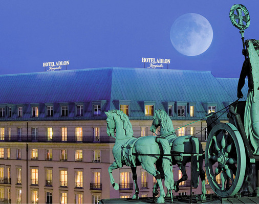 Das Hotel Adlon Kempinski in Berlin, eines der luxuriösesten Hotels in Deutschland, ist ein Leuchtturmprojekt der GSWT-Technik von SEW.