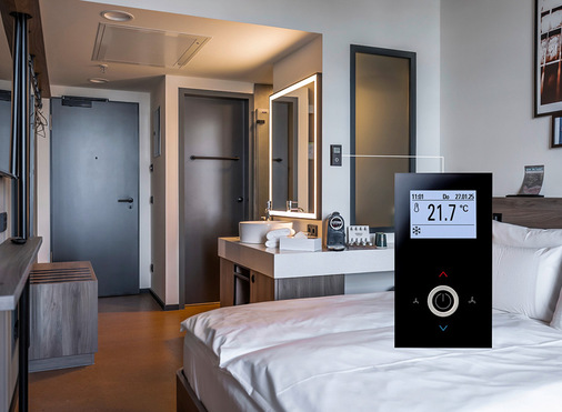 Das Raumklima in den Hotelzimmern ist mit dem Raumbediengerät Joy von Thermokon individuell steuerbar.
