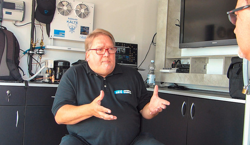 Der Disponent als Schaltzentrale: Warum der Koordinator im Büro nicht nur organisieren, sondern auch psychologisches Geschick beweisen muss.