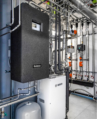 Über die Frischwasserstation Logalux FS27/3 E stellt das System stets ausreichend Warmwasser zur Verfügung.