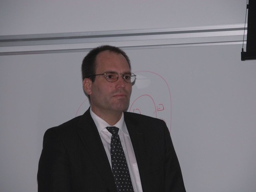 Jens Christian Callesen berichtete über die neue adaptive Regelung von 
Danfoss.
