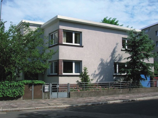 Bild 2: Denkmalgeschütztes Bauhaus Baujahr 1928
