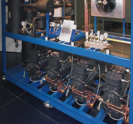 Zweistufiger CO2-Kältesatz für TK- und NK-Kühlung von Epta
