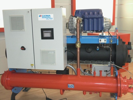 Axima Refrigeration präsentierte den Quantum II, die Folgegeneration des 
Quantum I, ebenfalls mit der ölfreien Turboverdichtertechnologie 
ausgestattet. Die neue Reihe gibt es als Premium Line, speziell für 
Prozesskühlung, und als Value Line, für HLK…