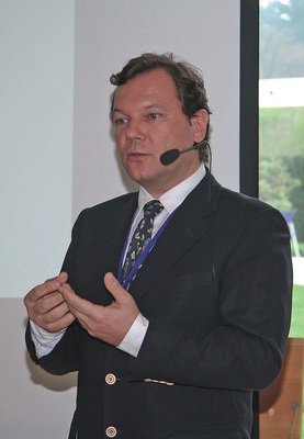 Aus den Komponenten ein Ganzes machte Frank Obrist. Er stellte eine 
Klimaanlage für den Serieneinsatz vor, die auch den Kostenanforderungen 
gerecht werden soll
