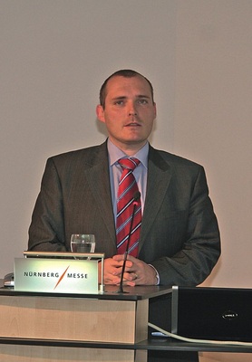 Mehr Intelligenz in der Regelungstechnik war auch das Thema von Jörg 
Köcher, Güntner. Er zeigte die Vorteile von PI-Reglern auf
