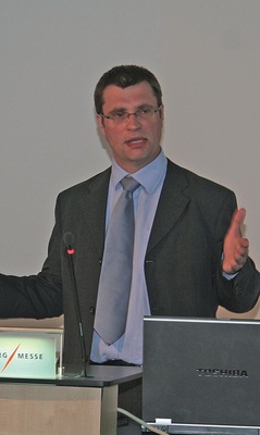 Intelligentes Energiemanagement auf der Basis von LON stand bei Christoph 
Leja von Kriwan Industrie-Elektronik auf der Agenda
