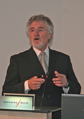 Karl-Heinz Michelbrink stellte Regelsysteme für den energetisch optimalen 
Betrieb von Teko vor
