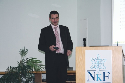 Dass CO2 als Kältemittel viele Vorteile, aber auch gravierende Nachteile 
hat, zeigte Reiner Pelzl von Bitzer auf
