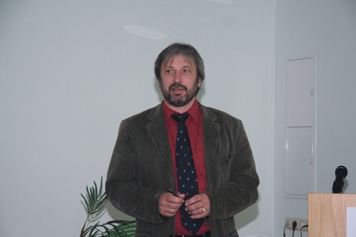 Die Uhr für R22 läuft ab. Harald Conrad von Westfalen zeigte Alternativen 
für Altanlagen auf
