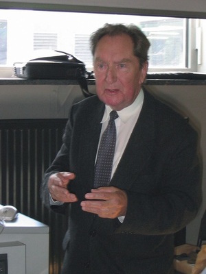 Prof. Fratzscher erläutert die umfassende Anwendung der Kältetechnik in der 
Chemieindustrie
