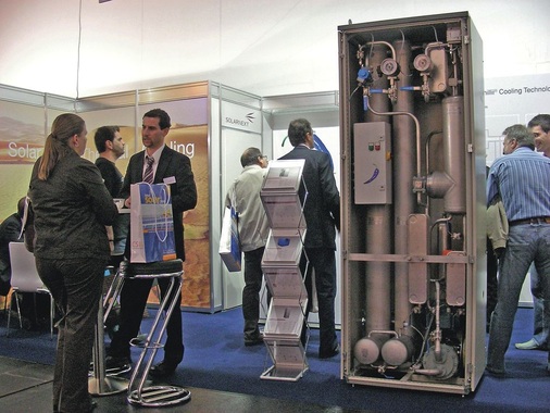 NH3/Wasser-Absorptionskältemaschine von Pink mit 10 kW auf dem Stand des 
Systemanbieters Solarnext
