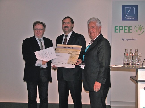 Verleihung des ASERCOM Energy Efficiency Awards v.l.: Michael Müller MdB, 
Parlamentarischer Staatssekretär im Bundesumweltministerium, Dr. Bruno 
Lindl, Geschäftsführer Forschung und Entwicklung bei ebm-papst, und ASERCOM 
Präsident Jochen A. Winkler

