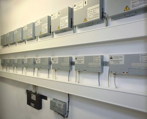 Die Zentralsteuerungen für die Klimatechnik im Teijin-Hochhaus
