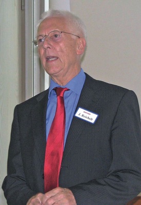 Prof. Johannes Reichelt moderiert das Symposium
