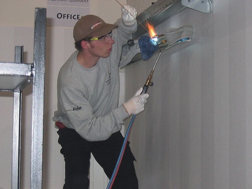 Toni Weber aus Schwalmtal, 23 Jahre, gewann mit seinem Team die 
Silbermedaille bei den EuroSkills 2008
