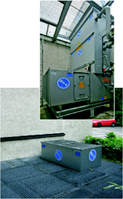 Der Baltimore-Verdunstungskühler mit einer ­Leistung von 270kW ist für die 
Umgebung kaum sichtbar im großzügig bemessenen ­Einbringschacht der 
Energiezentrale platziert
