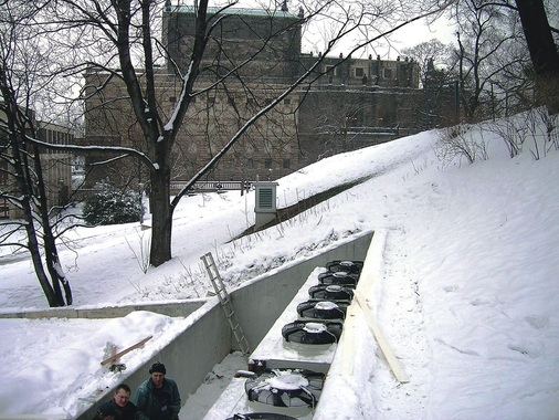 Luftgekühlte Verflüssiger für die Sempergalerie 2004
