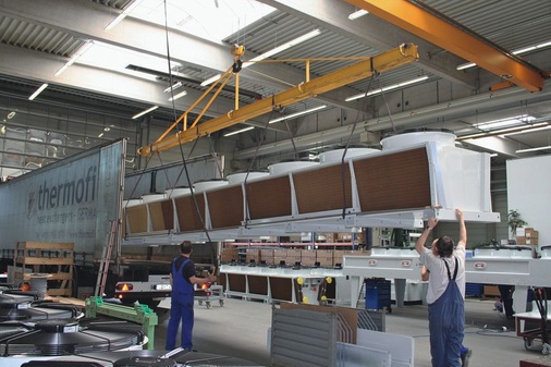 Verladen der Glykol-Rückkühler für das Dresdner Schloss
