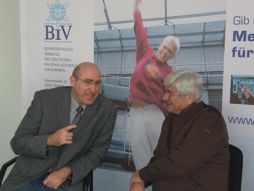 „ Begleitend zur Rechtsberatung steht die Versorgung der Mitglieder mit 
Mustern, Vertragsformularen und AGB.“
