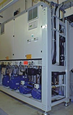 Die Cooltec-Verbundanlage von Carrier Kältetechnik im Tegut-Markt in Lorsch 
(links)
