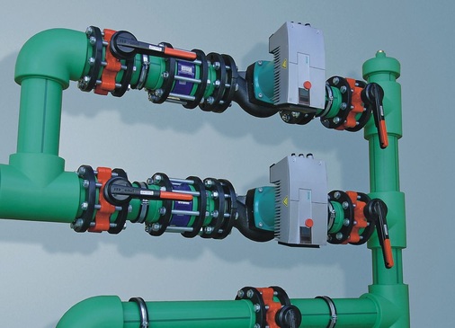 Wichtige Bestandteile des Rohrleitungssystems für das schlüsselfertige 
Vorführ-Rechenzentrum sind die Hocheffizienzpumpen Wilo-Stratos
