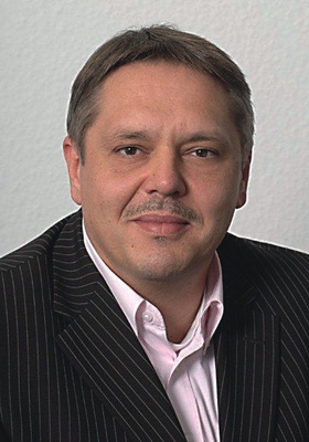 Jörg Grau: Ich habe bislang immer gute Erfahrungen mit Airwell gemacht. Der 
Draht zum Frankfurter Team ist prima und die Produkte stimmen auch.
