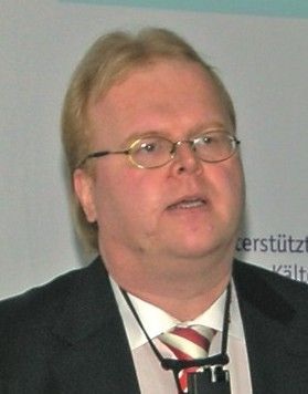 Stephan Bachmann, Technischer Verkauf Danfoss Kältetechnik, referiert über 
moderne Verdichter- und ­Verflüssigertechnologie
