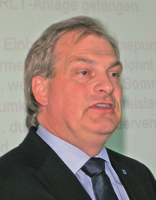 Dr.-Ing. Jürgen Röben, Geschäftsführer Menerga, präsentierte 
verschiedene Techno­logien zur Wärmerückgewinnung
