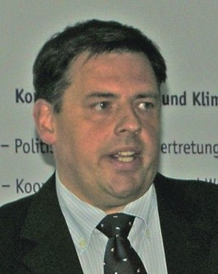 Was der Hersteller Armacell zum Thema Brandschutz bietet, erklärte den 
Lehrern Verkaufsleiter Bernd Höfler
