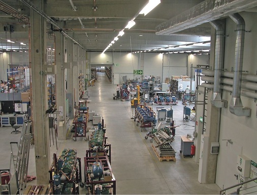 Ein Blick in die neue Produktionshalle in Altenstadt. Der Neubau bietet ca. 
7000 m² Fläche für Büros, Schulung und Produktion
