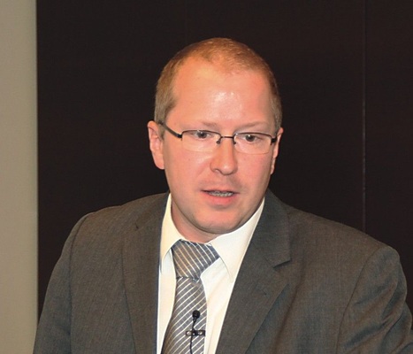 Das ganzheitliche Regelsystem Frigotakt plus, das Heiko Dreisbach von der 
Wurm GmbH & Co. KG Elektronische Systeme aus Remscheid vorstellte, wurde 
bereits mit dem BMU-Förderpreis für effiziente Kälte- und Klima­technik 
ausgezeichnet
