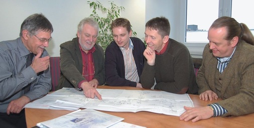 Das Planer-Team: (v.l.) Jürgen Dittmar, Geschäftsführer der HA u. S GmbH 
Jena; Hans-Jürgen Baumann, Projektleiter der HA u. S GmbH Jena; Matthias 
Meier, Technischer Leiter HA u. S GmbH Jena; Lutz Thomas, TGA-Fachplaner von 
Air-Consult; Uwe Piater,…