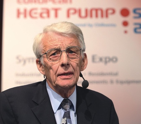 Prof. Hans-Jürgen Laue sieht die Industriewärmepumpe trotz erheblicher 
Potenziale noch im Dornröschenschlaf
