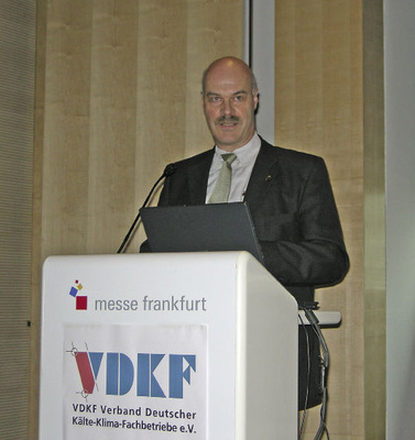 Der stellvertretende Bundesinnungsmeister Heribert Baumeister stand Rede und 
Antwort in Sachen ZVKKW
