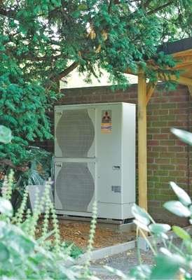 Die Außengeräte wurden in einer schlecht einsehbaren Stelle im Garten 
aufgestellt
