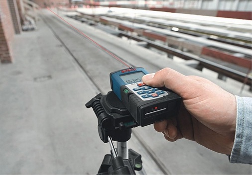 Ab etwa 50 Metern ist ein Stativ, bei extrem kleinen Messzielen zusätzlich 
eine ansteckbare Zieloptik sinnvoll
