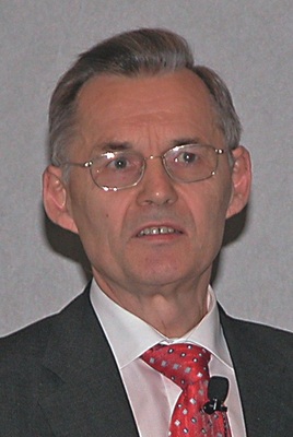 Dr. Dieter Mosemann stellte für den Unterarbeitskreis 1 die grundlegenden 
Überlegungen zur Bewertung der Effizienz einer Kälteanlage dar
