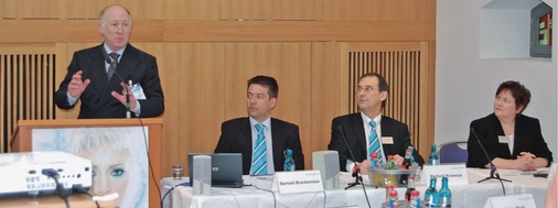 Standen in Bayreuth Rede und Antwort (v. l.): Dr. Rainer Jakobs (Koordinator 
Fachprogramm), Berthold Brackemeier (PR-Manager Chillventa), Richard Krowoza 
(Mitglied der Geschäftsleitung NürnbergMesse) und Gabriele Hannwacker 
(Projektleiterin Chillventa…