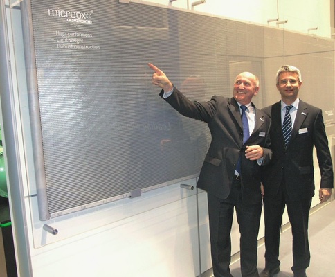 Güntner präsentierte das bislang größte Modell der 
MicrochannelTechnologie für den Einsatz in der Kältetechnik mit 4 m Länge
