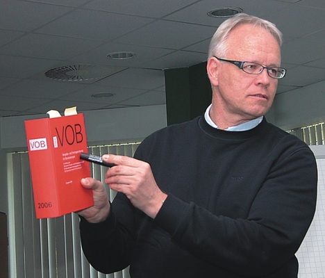 Roger Daniel zeigte in seinem mitreißenden Vortrag sehr eindrücklich, dass 
der Auftragnehmer dem Auftraggeber nicht völlig ausgeliefert ist
