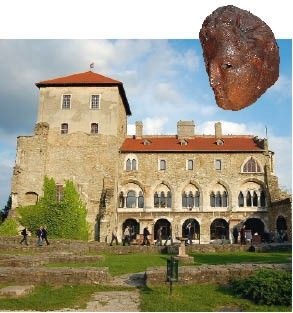 Nach viel fachbezogener Praxis und Theorie darf auch ein bisschen 
kulturhistorische Bildung sein: In der Burg von Tata konnten historische 
Fundstücke aus der römischen Antike bis hin zu Ausstellungsstücken der 
Neuzeit besichtigt werden (oben). Danach…