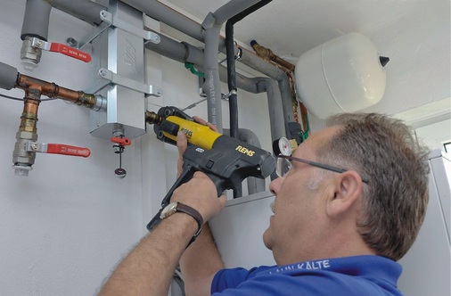 Einbau einer hydraulischen Weiche
