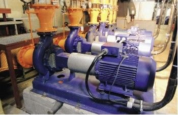 Durch die Pumpendrehzahlregelung wird der Betrieb der Kühlwasserpumpen 
bedarfsabhängig angepasst
