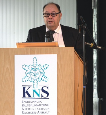 Obermeister Reiner Bertuleit zur Entwicklung der Innung und der NKF: „Nur 
eine Branche die ausbildet, überlebt“
