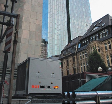 Die mobile Kältezentrale KM Cool 200 von Hotmobil wurde beim SilverTower in 
Frankfurt für die Kühlung der Serverräume für mehrere Wochen angemietet
