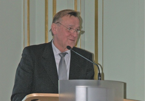 „Der TEWI ist wichtig, weil er sowohl direkte als auch indirekte Emissionen 
durch den Energieverbrauch einbezieht. Lebenszyklusbetrachtungen sind 
wichtig, weil Betrieb und Entsorgung mit über 80 % den Löwenanteil der 
Gesamtkosten ausmachen“
