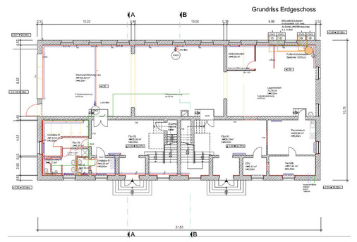 Die kurzen Leitungswege (oben rechts) zwischen den Außeneinheiten und dem 
Speicher von unter 3 m tragen ­ebenfalls zum hohen Wirkungsgrad der Anlage 
bei.
