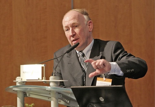 Dr. Rainer Jacobs moderierte zusammen mit Dr. Matthias Schmitt die 
Veranstaltung.
